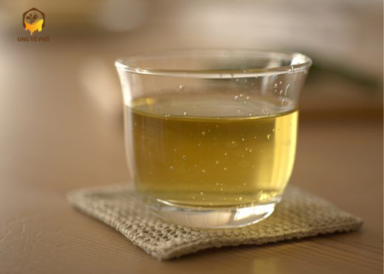 mật ong với nước nóng